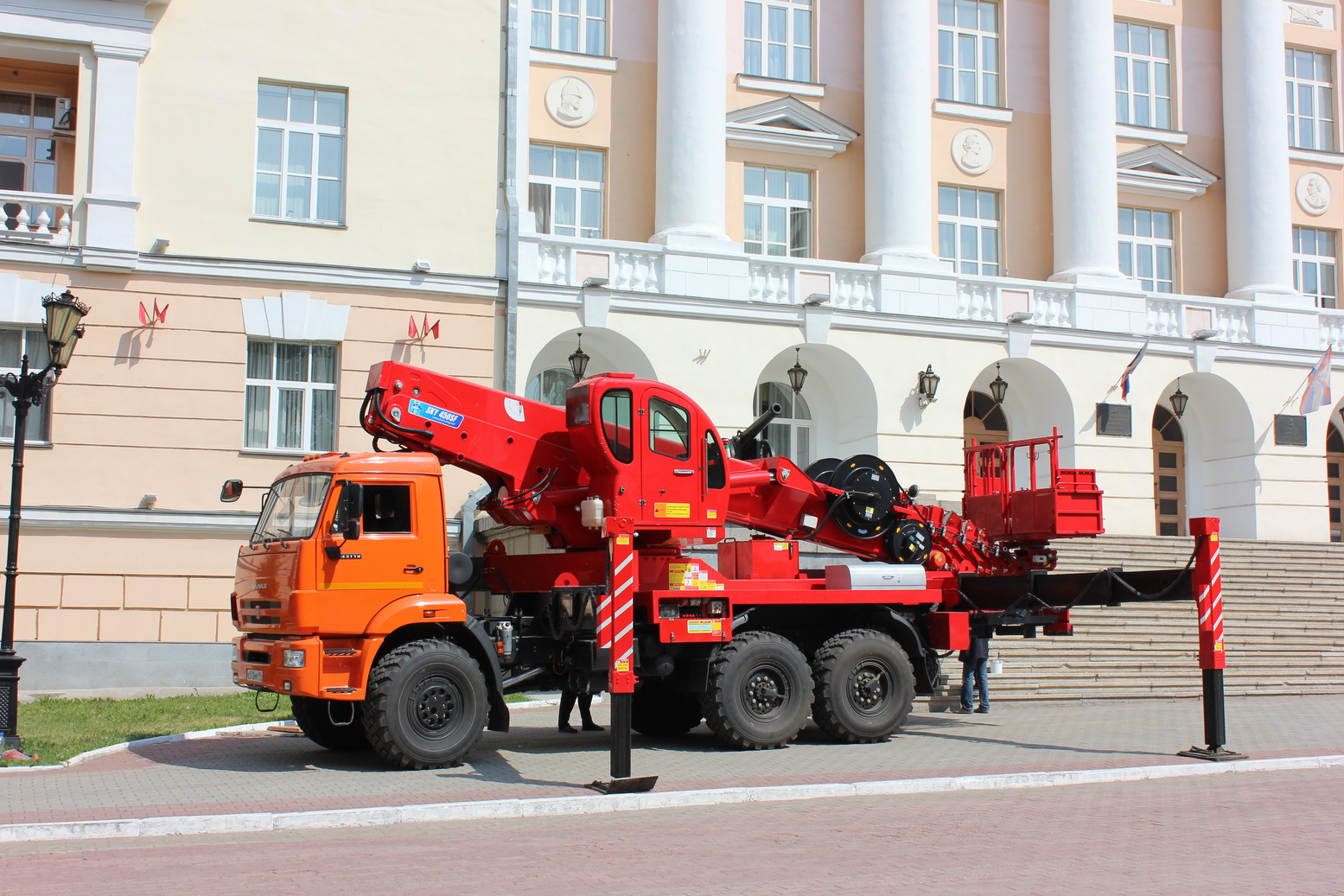 Автовышка 45 метров Автовышка 45 метров